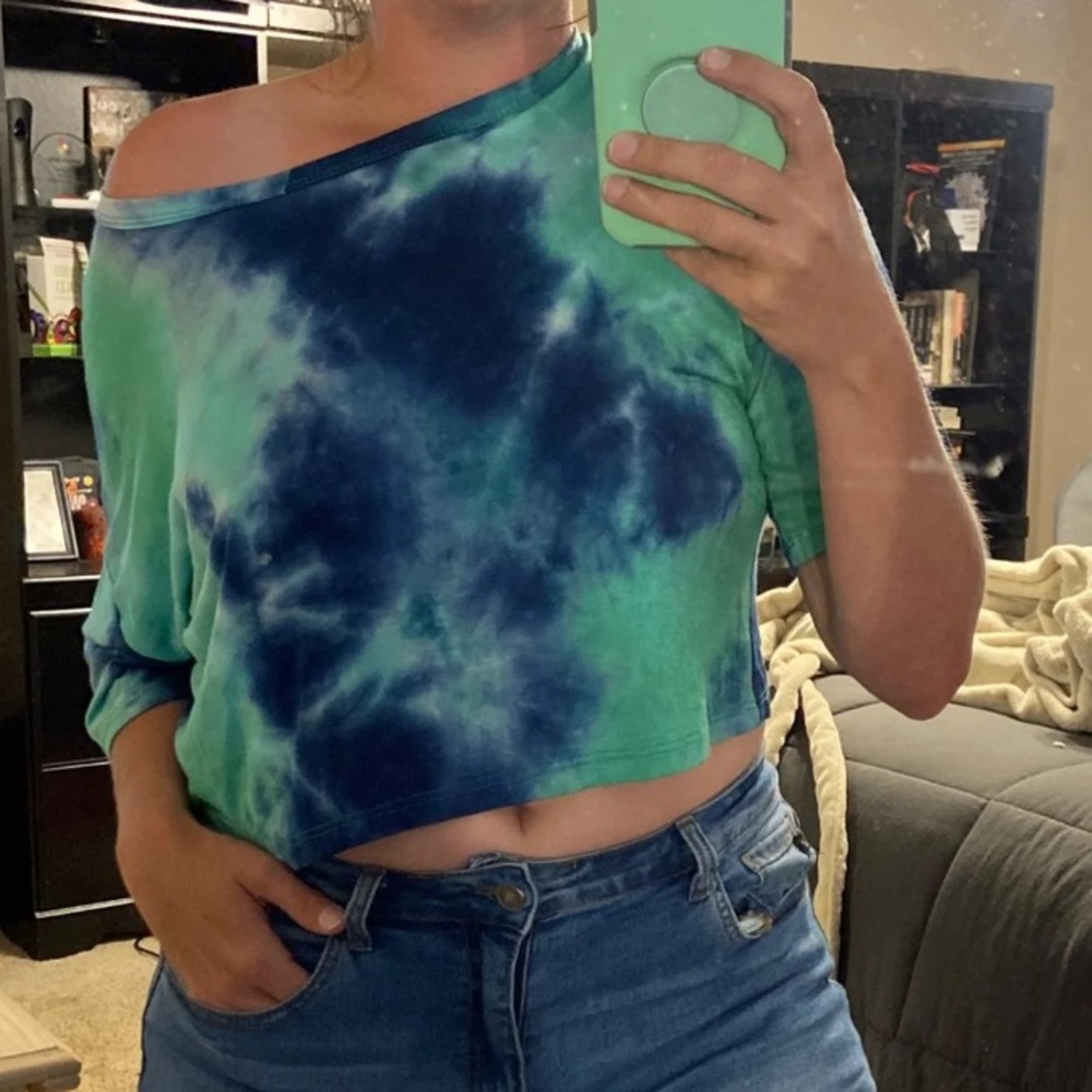 Women’s tie-dye crop top